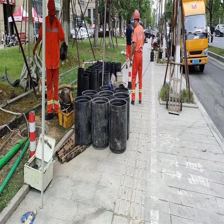 龙华山办事处管道短管置换修复